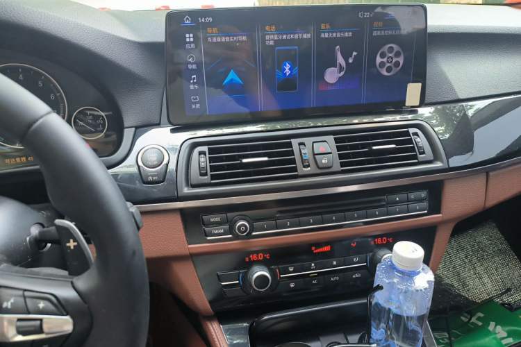Used BMW 5 Series 2014 520i Elegant Edition Audio And AC Panel