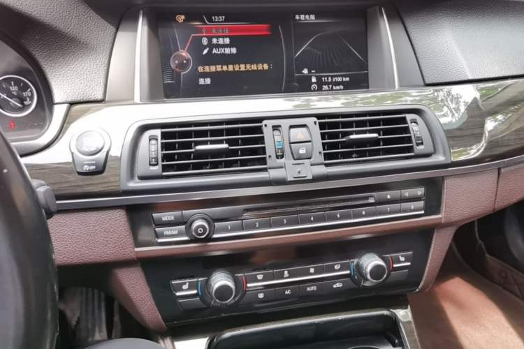 Used BMW 5 Series 2014 525Li Luxury Design Package Audio And AC Panel