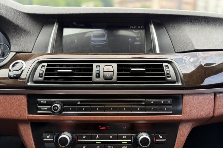 Used BMW 5 Series 2014 525Li Leading Model Audio And AC Panel