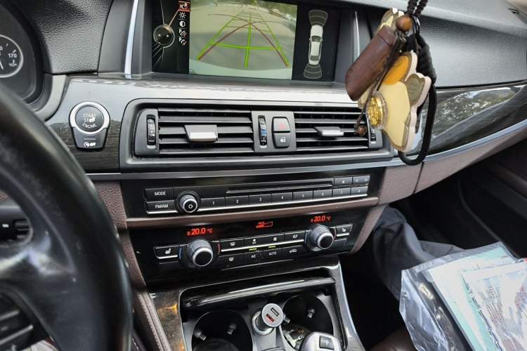 Used BMW 5 Series 2014 525Li Luxury Design Package Audio And AC Panel