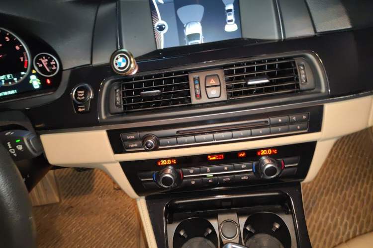 Used BMW 5 Series 2014 520Li Elegant Model Audio And AC Panel