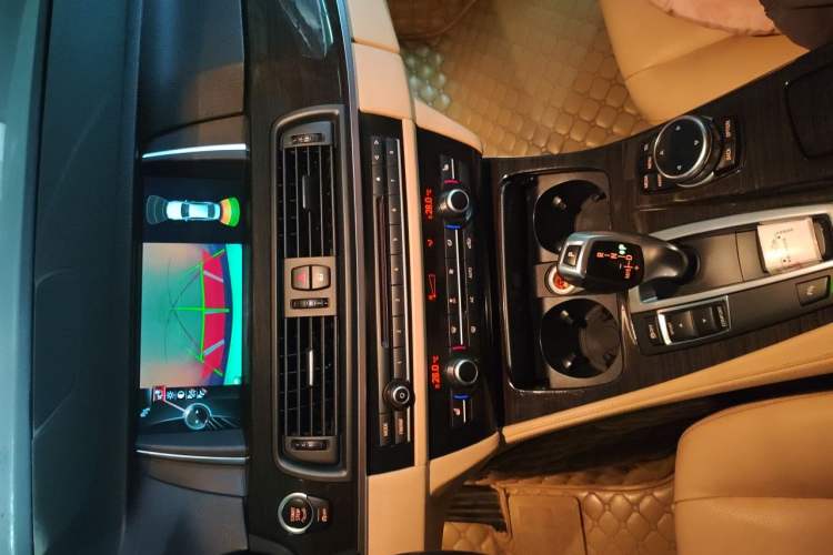 Used BMW 5 Series 2014 525Li Luxury Design Package Audio And AC Panel