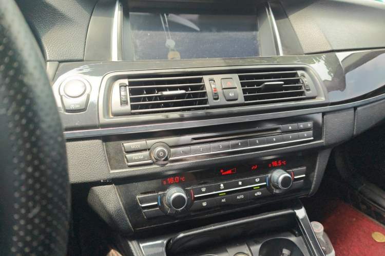Used BMW 5 Series 2014 520Li Elegant Model Audio And AC Panel