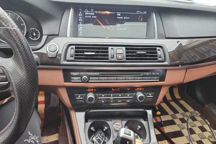 Used BMW 5 Series 2014 525Li Leading Model Audio And AC Panel