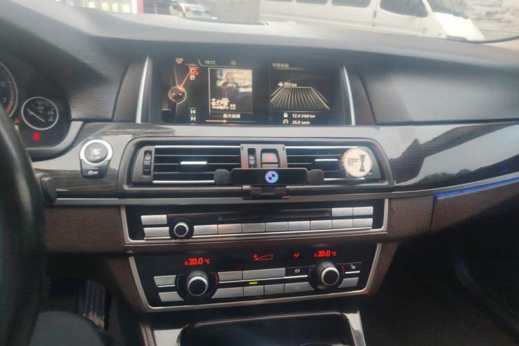 Used BMW 5 Series 2014 525Li Luxury Design Package Audio And AC Panel