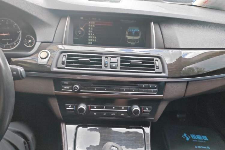 Used BMW 5 Series 2014 525Li Luxury Design Package Audio And AC Panel