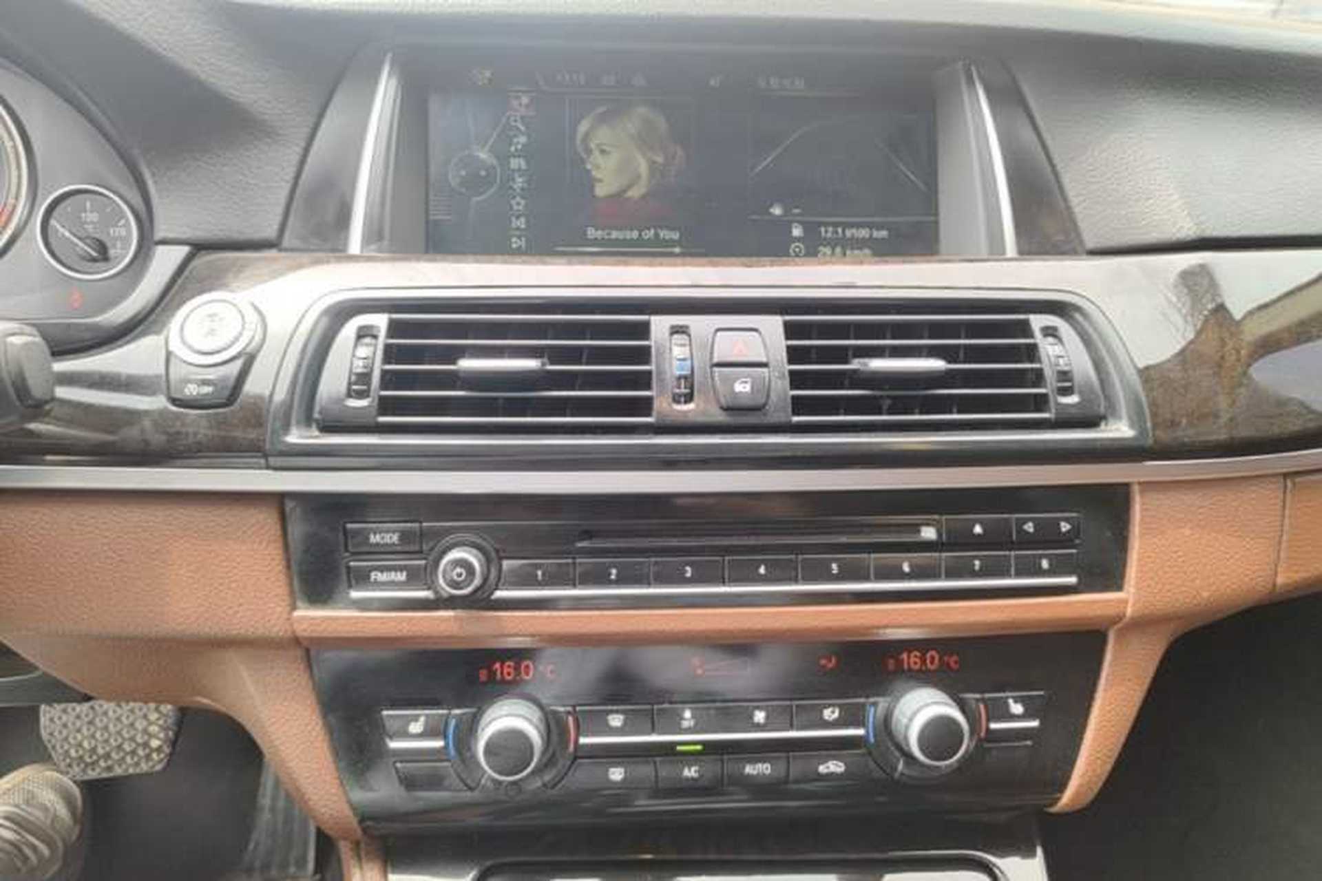 Used BMW 5 Series 2014 528Li xDrive Premium Edition Audio And AC Panel