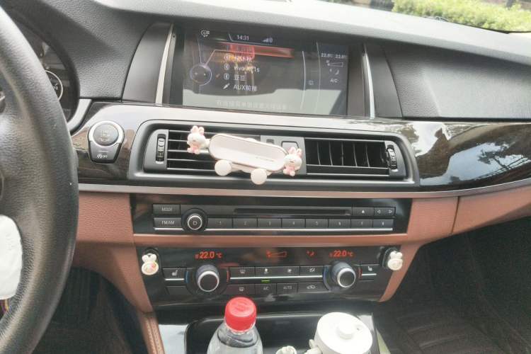 Used BMW 5 Series 2014 525Li Leading Model Audio And AC Panel