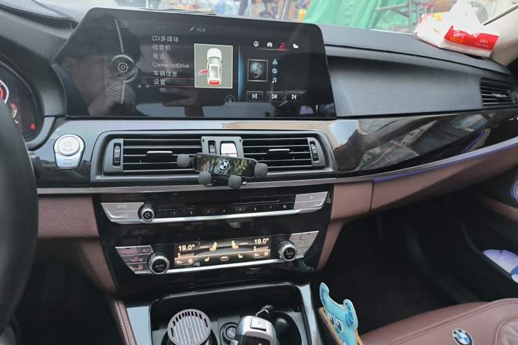 Used BMW 5 Series 2014 525Li Leading Model Audio And AC Panel