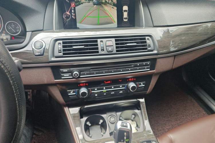 Used BMW 5 Series 2014 525Li Luxury Design Package Audio And AC Panel