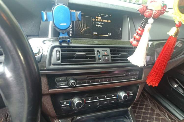 Used BMW 5 Series 2014 525Li Luxury Design Package Audio And AC Panel