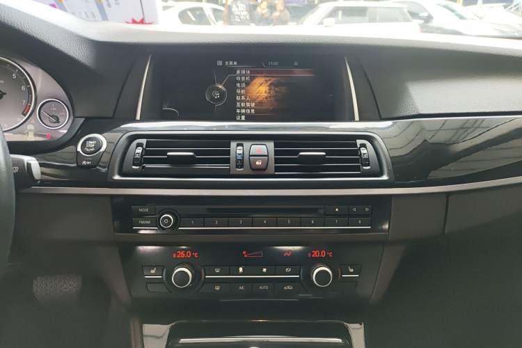 Used BMW 5 Series 2014 525Li Luxury Design Package Audio And AC Panel