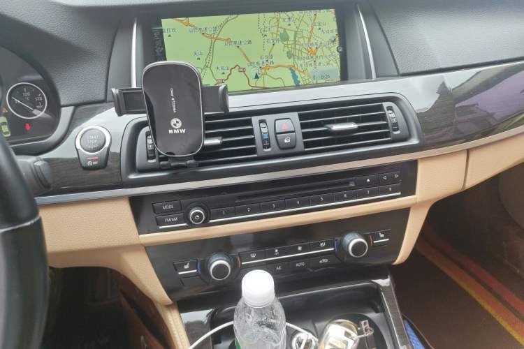 Used BMW 5 Series 2014 525Li Luxury Design Package Audio And AC Panel