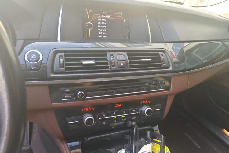 Used BMW 5 Series 2014 520Li Elegant Model Audio And AC Panel