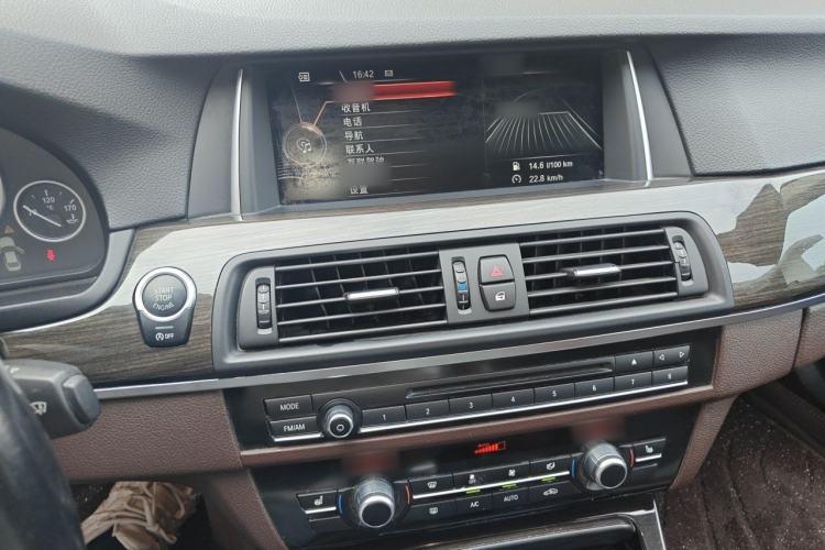 Used BMW 5 Series 2014 525Li Luxury Design Package Audio And AC Panel
