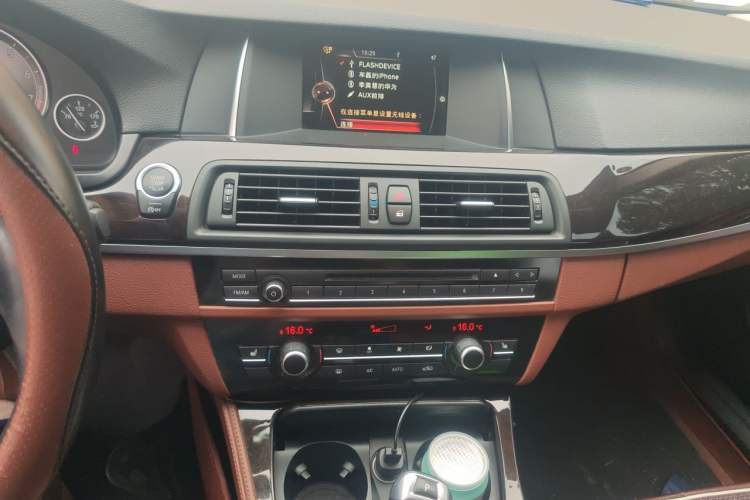 Used BMW 5 Series 2014 525Li Leading Model Audio And AC Panel
