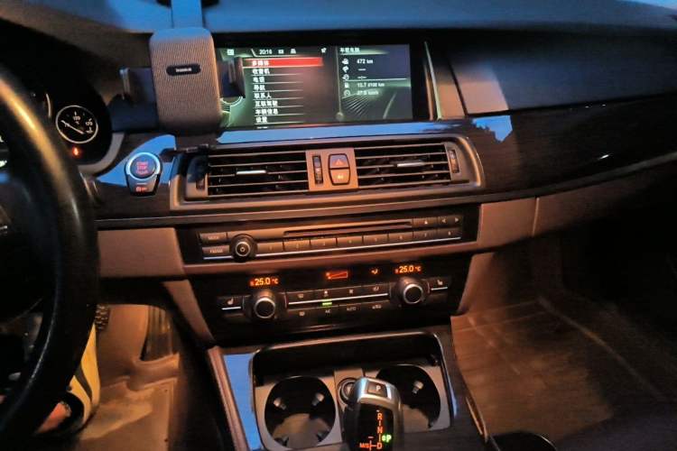 Used BMW 5 Series 2014 525Li Luxury Design Package Audio And AC Panel
