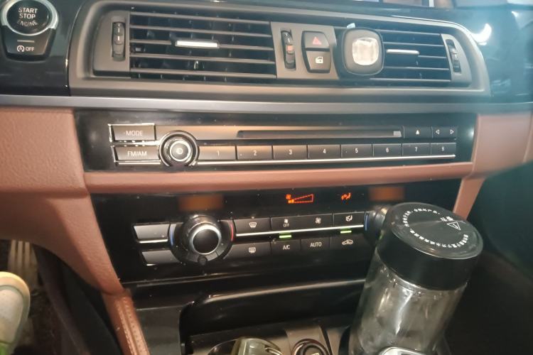 Used BMW 5 Series 2014 520Li Elegant Model Audio And AC Panel