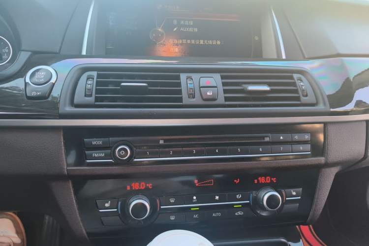 Used BMW 5 Series 2014 525Li Luxury Design Package Audio And AC Panel