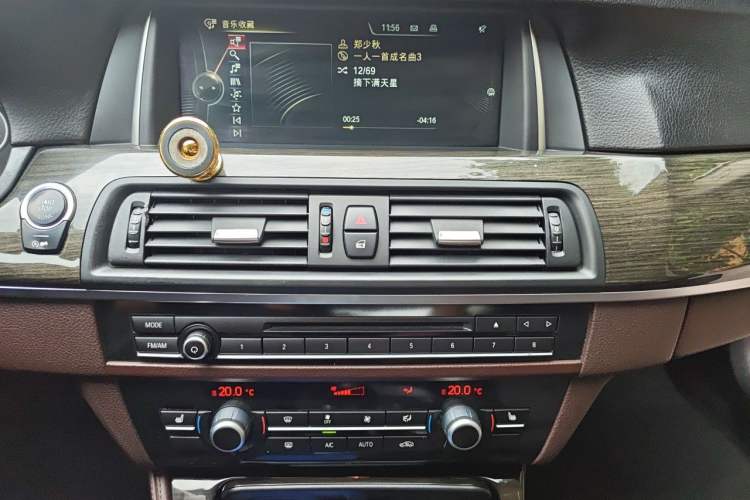 Used BMW 5 Series 2014 525Li Luxury Design Package Audio And AC Panel