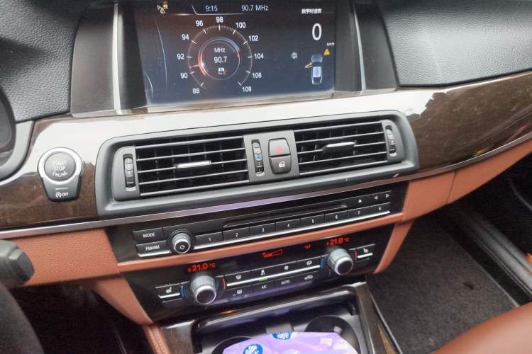Used BMW 5 Series 2014 525Li Leading Model Audio And AC Panel