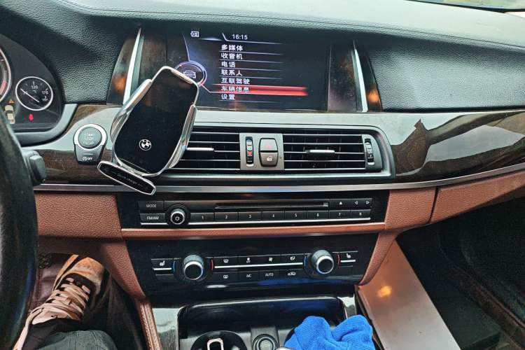 Used BMW 5 Series 2014 525Li Leading Model Audio And AC Panel