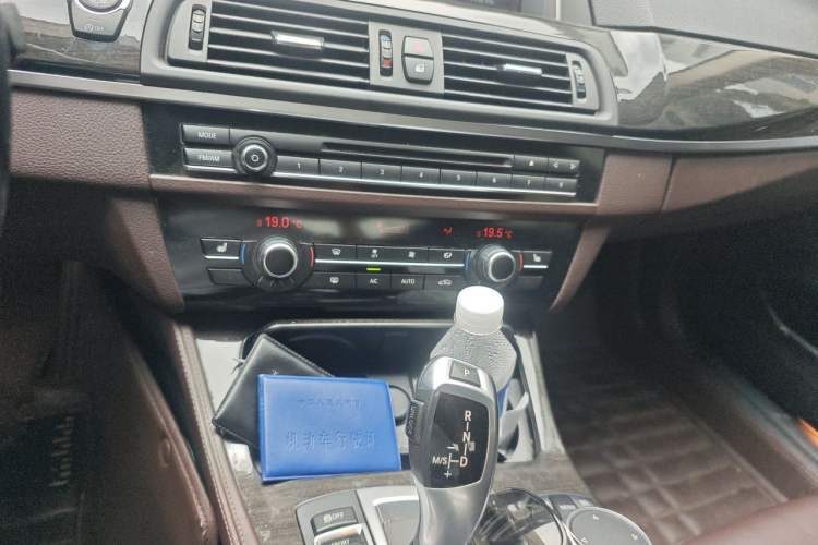 Used BMW 5 Series 2014 525Li Luxury Design Package Audio And AC Panel