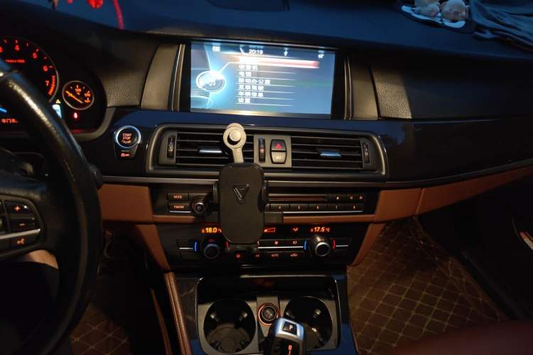 Used BMW 5 Series 2014 520i Elegant Edition Audio And AC Panel