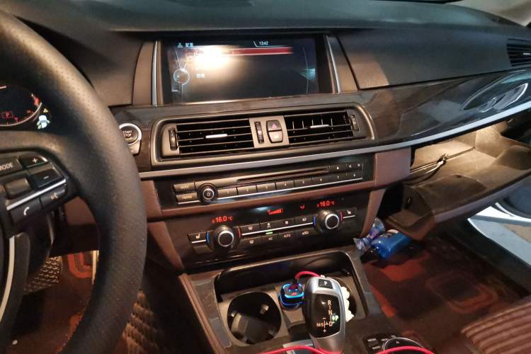 Used BMW 5 Series 2014 525Li Leading Model Audio And AC Panel