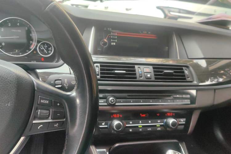 Used BMW 5 Series 2014 525Li Luxury Design Package Audio And AC Panel