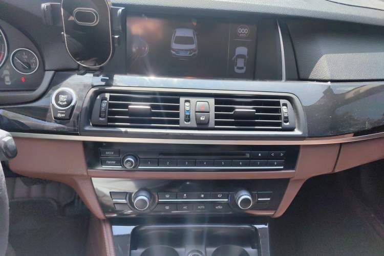 Used BMW 5 Series 2014 520Li Elegant Model Audio And AC Panel