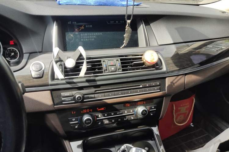 Used BMW 5 Series 2014 535Li Luxury Design Package Audio And AC Panel
