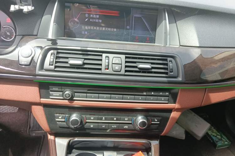 Used BMW 5 Series 2014 525Li Leading Model Audio And AC Panel