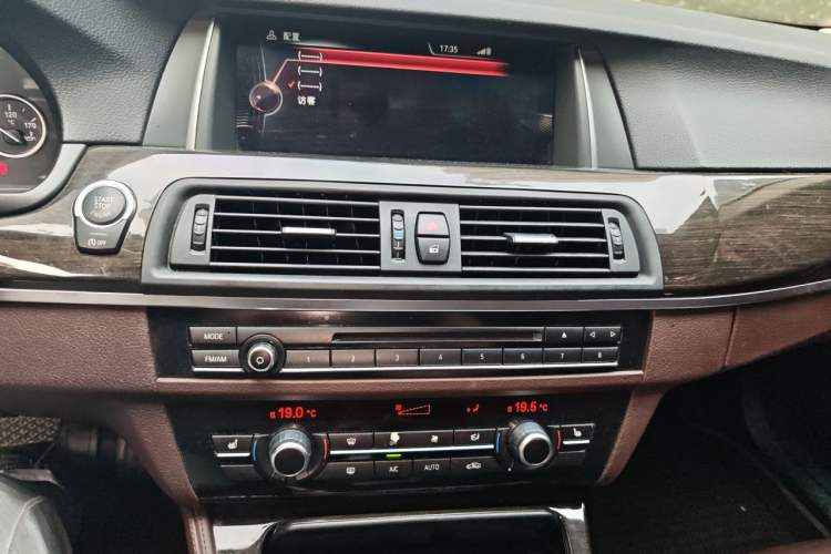 Used BMW 5 Series 2014 525Li Luxury Design Package Audio And AC Panel