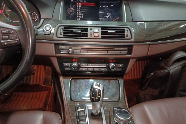 Used BMW 5 Series 2014 525Li Luxury Design Package Audio And AC Panel