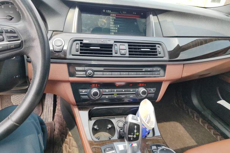 Used BMW 5 Series 2014 525Li Leading Model Audio And AC Panel