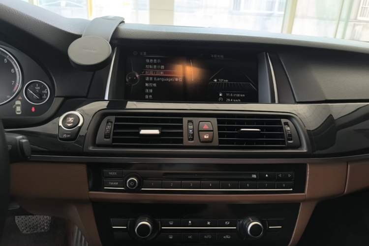Used BMW 5 Series 2014 520Li Elegant Model Audio And AC Panel