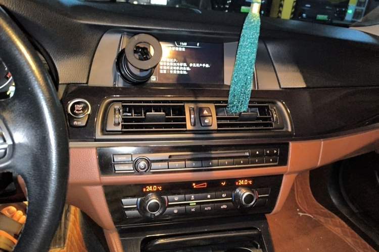 Used BMW 5 Series 2014 520Li Elegant Model Audio And AC Panel