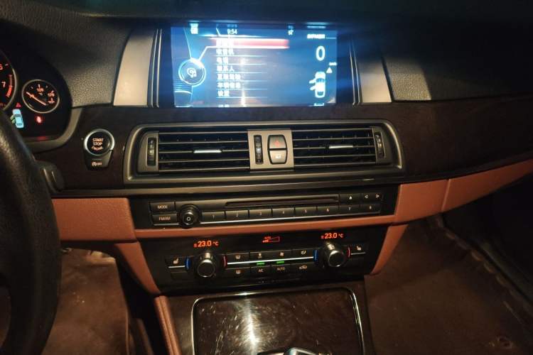 Used BMW 5 Series 2014 525Li Leading Model Audio And AC Panel