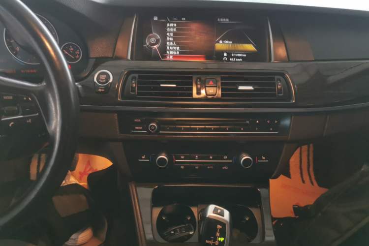 Used BMW 5 Series 2014 525Li Luxury Design Package Audio And AC Panel