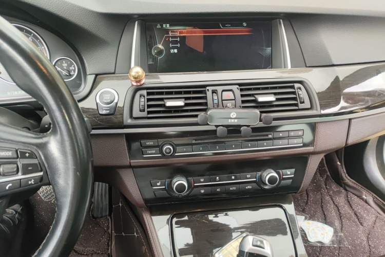 Used BMW 5 Series 2014 525Li Luxury Design Package Audio And AC Panel
