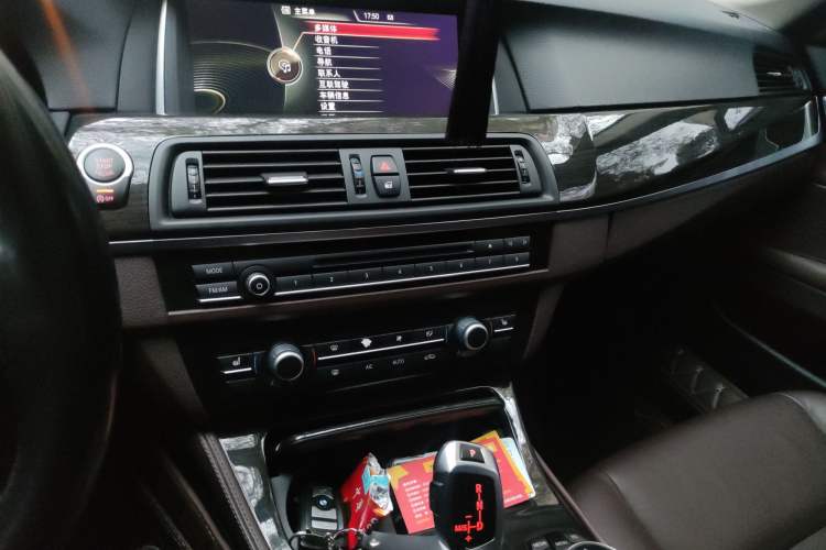 Used BMW 5 Series 2014 525Li Luxury Design Package Audio And AC Panel