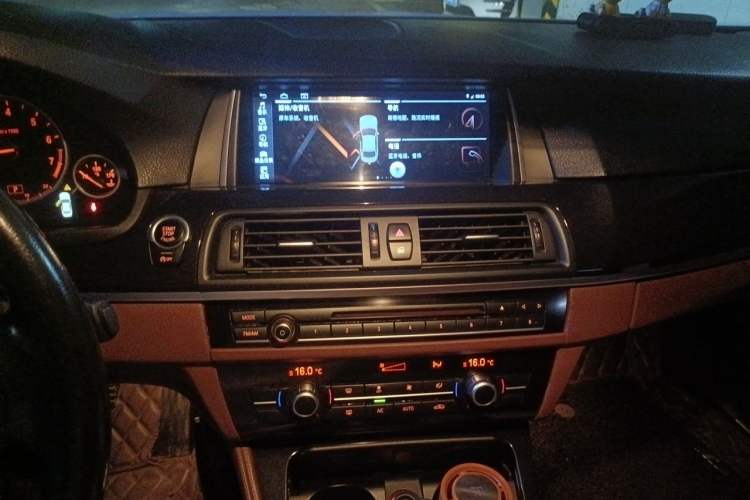 Used BMW 5 Series 2014 520Li Elegant Model Audio And AC Panel