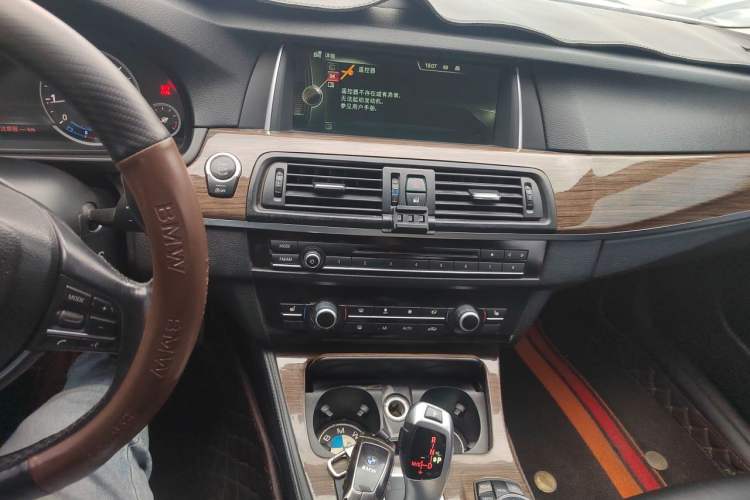 Used BMW 5 Series 2014 525Li Luxury Design Package Audio And AC Panel