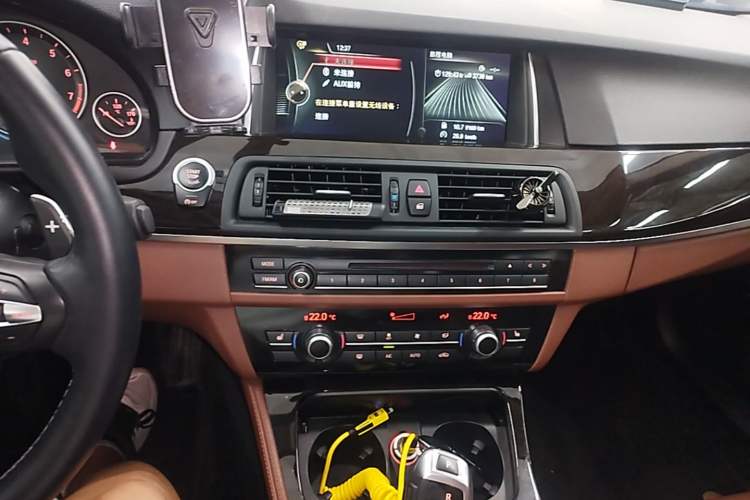 Used BMW 5 Series 2014 525Li Leading Model Audio And AC Panel