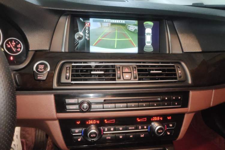 Used BMW 5 Series 2014 535Li Leading Model Audio And AC Panel