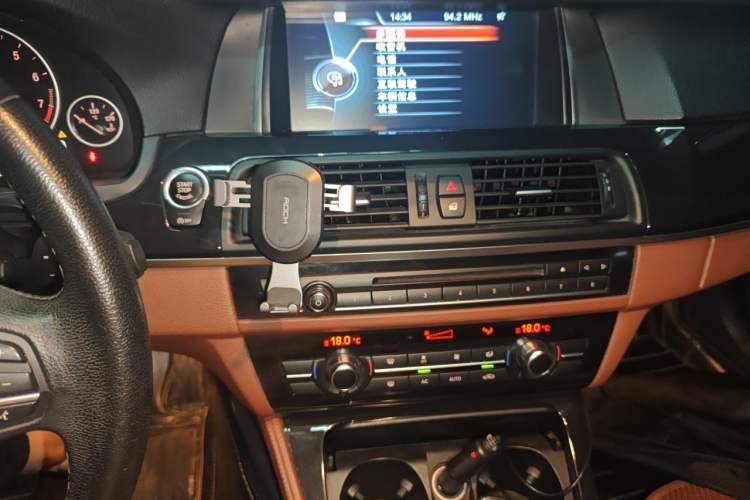 Used BMW 5 Series 2014 520Li Elegant Model Audio And AC Panel