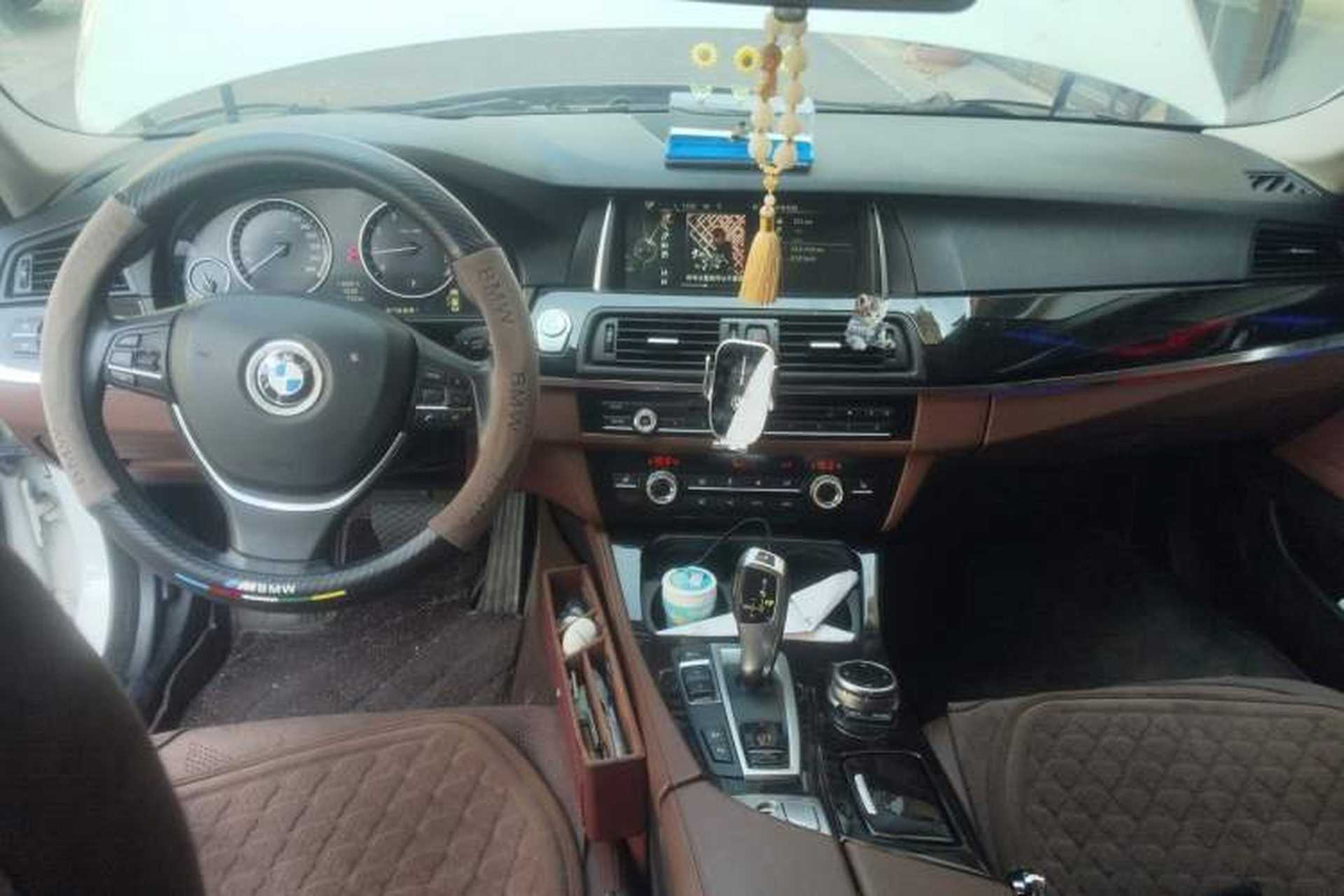 Used BMW 5 Series 2014 528Li xDrive Premium Edition Audio And AC Panel