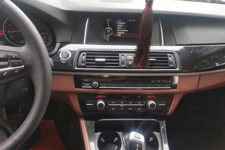 Used BMW 5 Series 2014 520Li Elegant Model Audio And AC Panel
