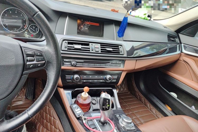 Used BMW 5 Series 2014 520i Elegant Edition Audio And AC Panel